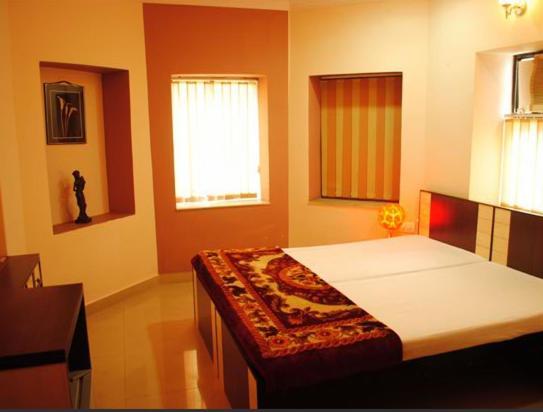 Отель Fabexpress Neeranand Regency - Fully Vaccinated Staff Калькутта Номер фото